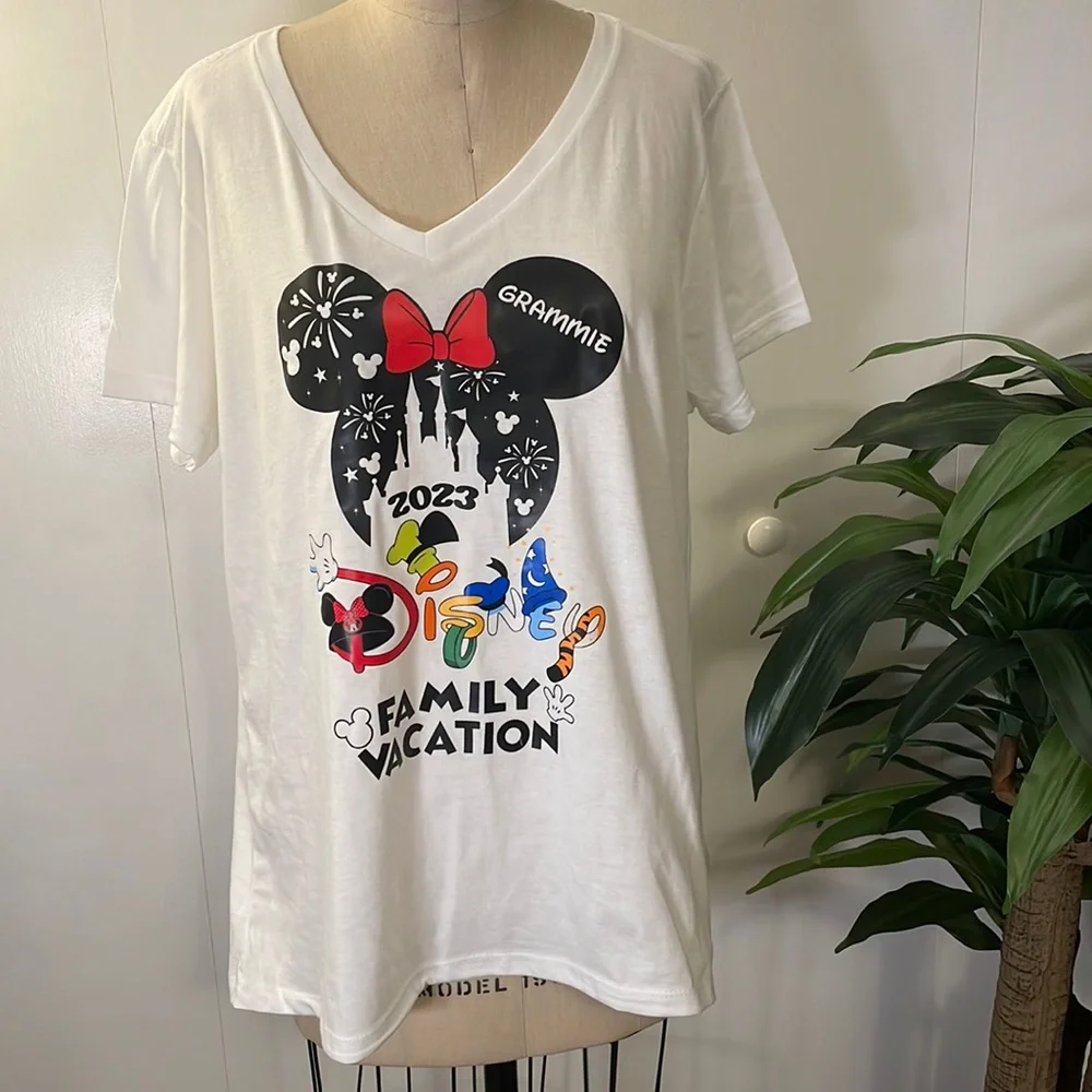 Disney Minnie mouse 2023 Grammie tshirt XXL NWOT - Picture 1 of 5
